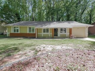 2848 Woodfield Dr, Rex, GA 30273