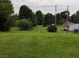 1025 E Front St, Buchanan, MI 49107