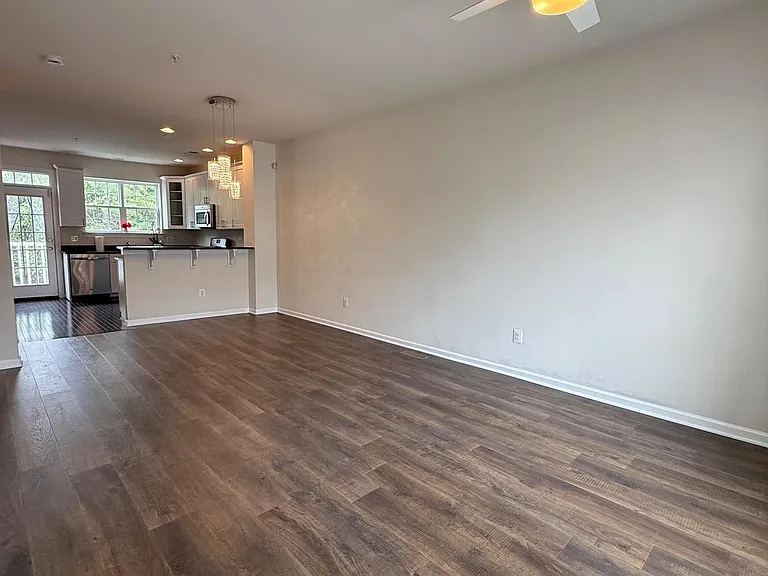 7476 Riding Meadow Way — Photo 5