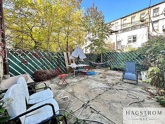 3rd image of 347 Hancock St #1
