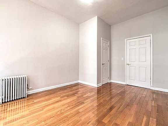 4th image of 504 W 44th St APT 3W