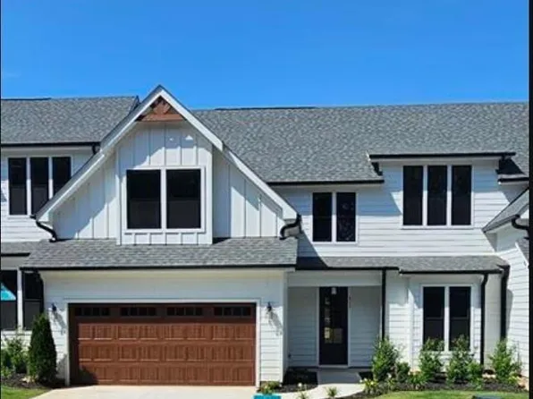 327 Breakwater Ln, Seneca, SC 29678