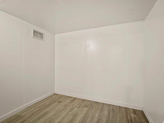 4th image of 148 W Gillespie Ave