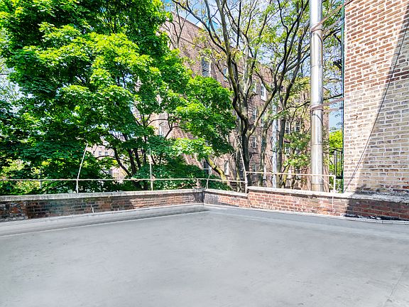 2nd image of 304 Bleecker St APT 3R