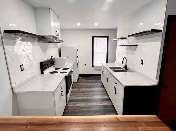 1663-1661 Howard Ave #1663, Windsor, ON N8X 4Z3