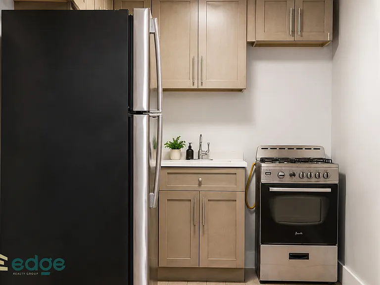 702 Fenimore St #1C — Photo 2