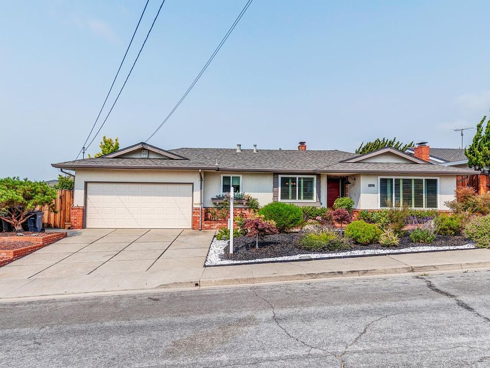 1st image of 2479 Longview Dr