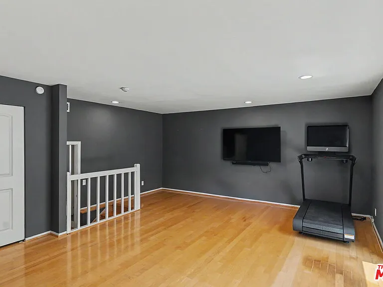 1242 Berkeley St #10 — Photo 15