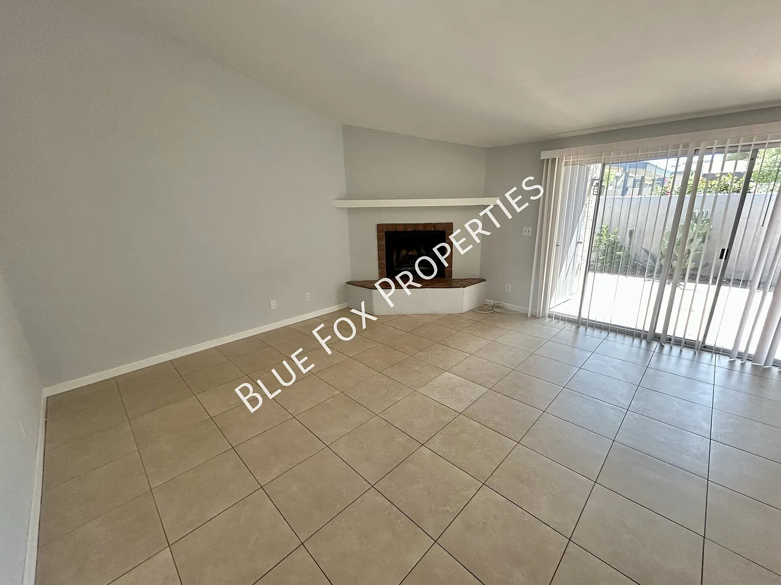 3456 N Richland Drive — Photo 3