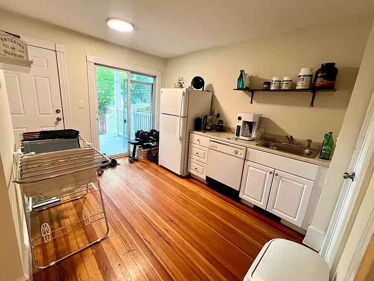 682 E 6th St #1 — Photo 7