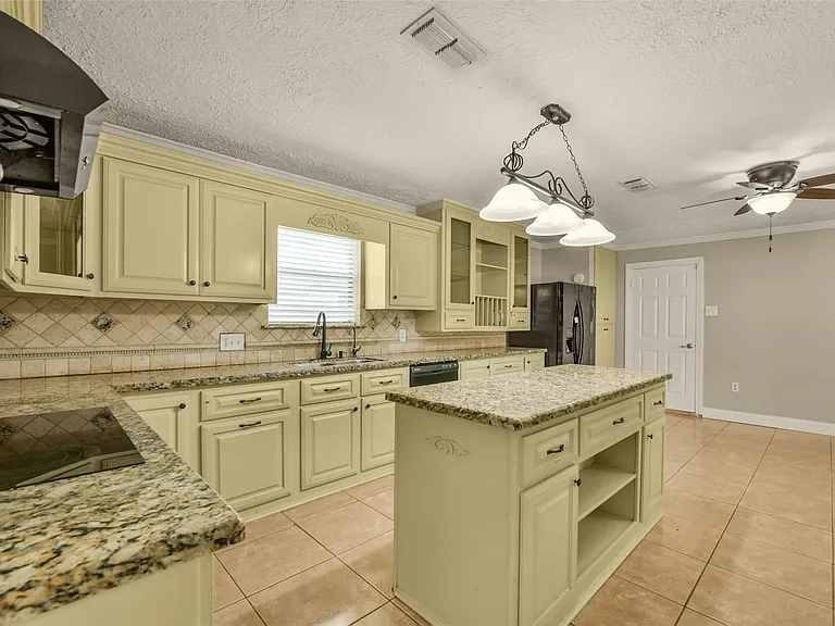 15910 Boatswain Ct — Photo 9