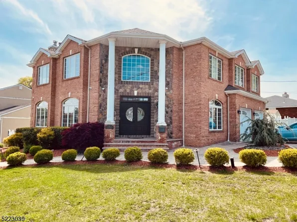 6 Daniels Dr, Clifton City, NJ 07013