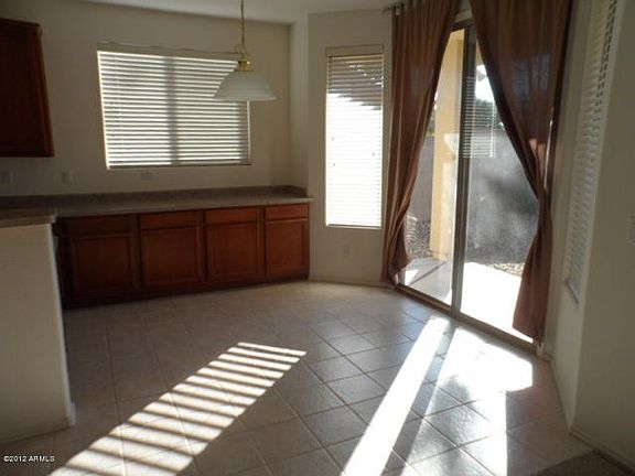 4th image of 10425 W Windsor Ave