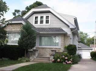 1330 N 55th St #A, Milwaukee, WI 53208