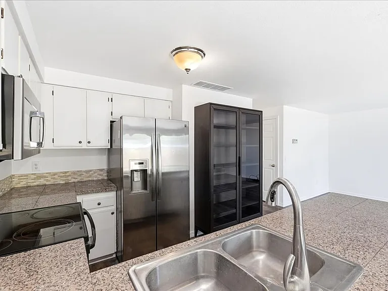 186 E Elwood Ln — Photo 15