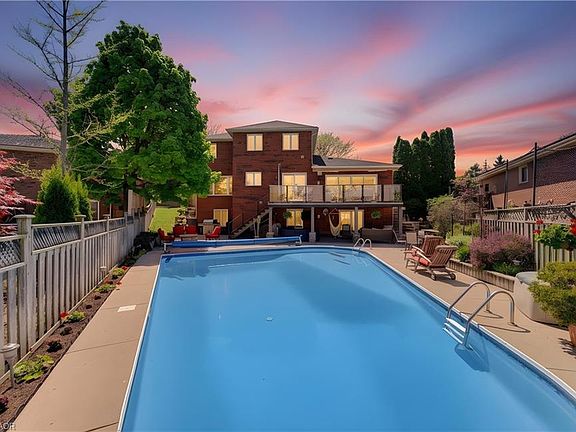 2nd image of 97 Manitoulin Cres