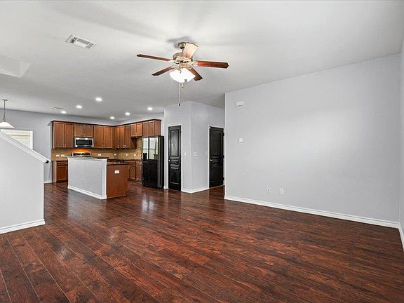 5th image of 312 Waterloo Dr