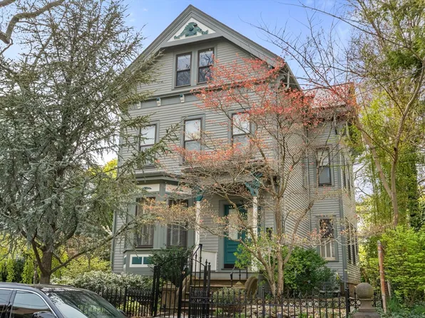 21 Adelaide St #2, Jamaica Plain, MA 02130