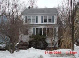 32 Dougal Ave, Livingston, NJ 07039