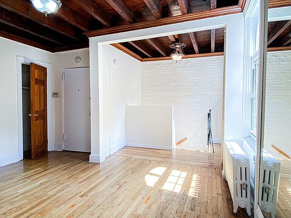 4th image of 137 E 27th St #1