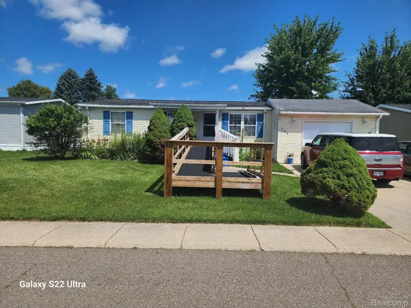 649 Basswood Ct, Flint, MI 48506