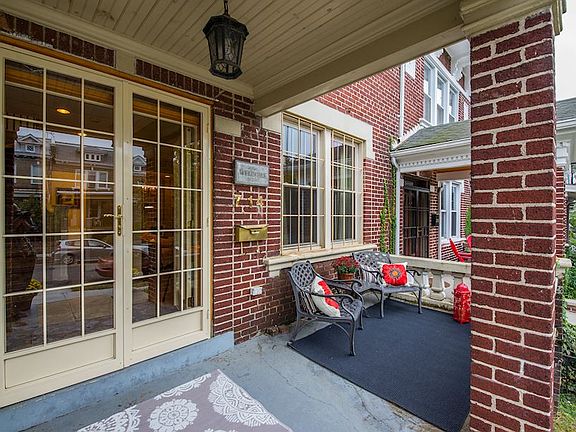 Beautiful front entryway