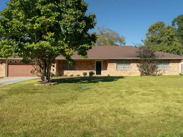 805 Sherman Dr, Marshall, TX 75672
