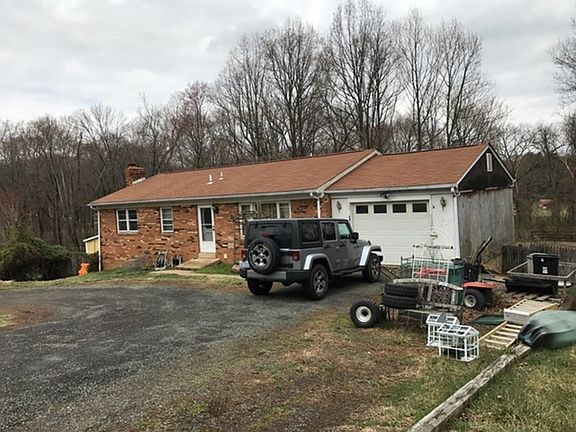 2nd image of 6812 Chestnut Oak Ln