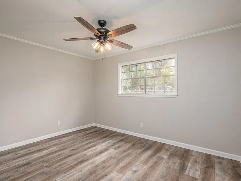 709 Ponderosa Dr — Photo 7