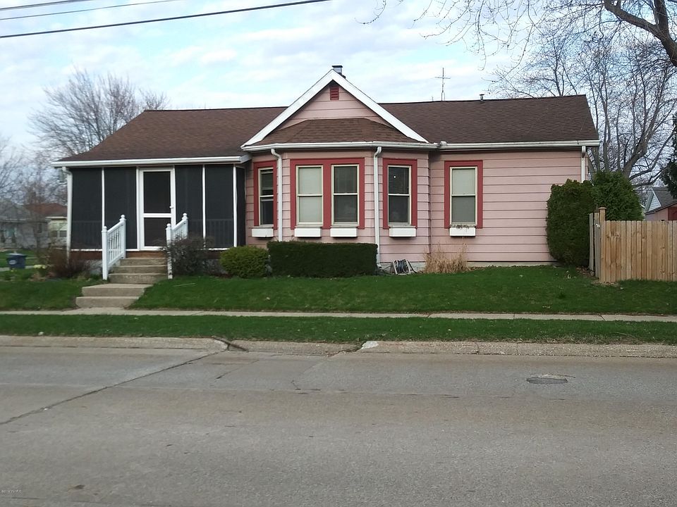 1st image of 700 Botham Ave