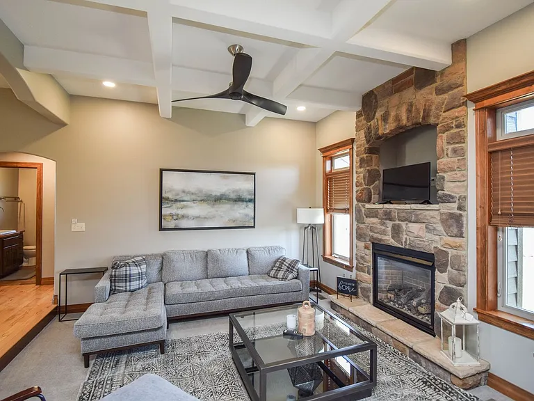 2204 S Silverthorne Ave — Photo 19