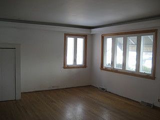2nd image of 4924 N Clifton Ave