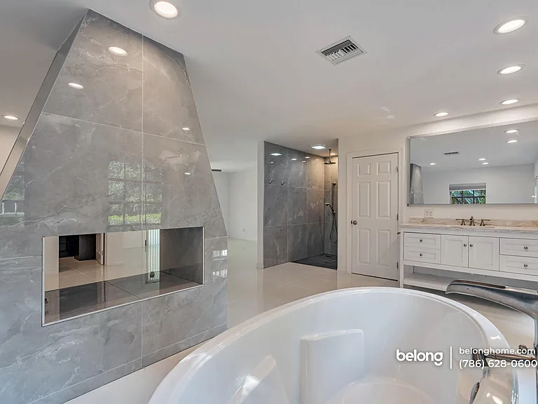 6235 4th St — Photo 24