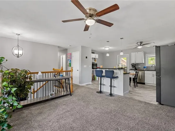1900 Parkwood Dr, Harrisonville, MO 64701