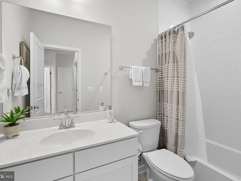6227 Almerico Pl — Photo 105