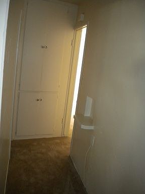 4th image of 715 E 5th St APT 1