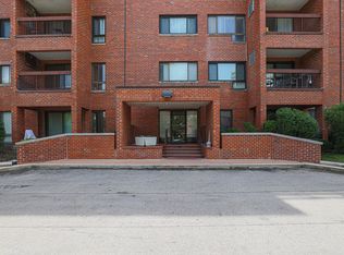 3801 Appian Way APT 102, Glenview, IL 60025