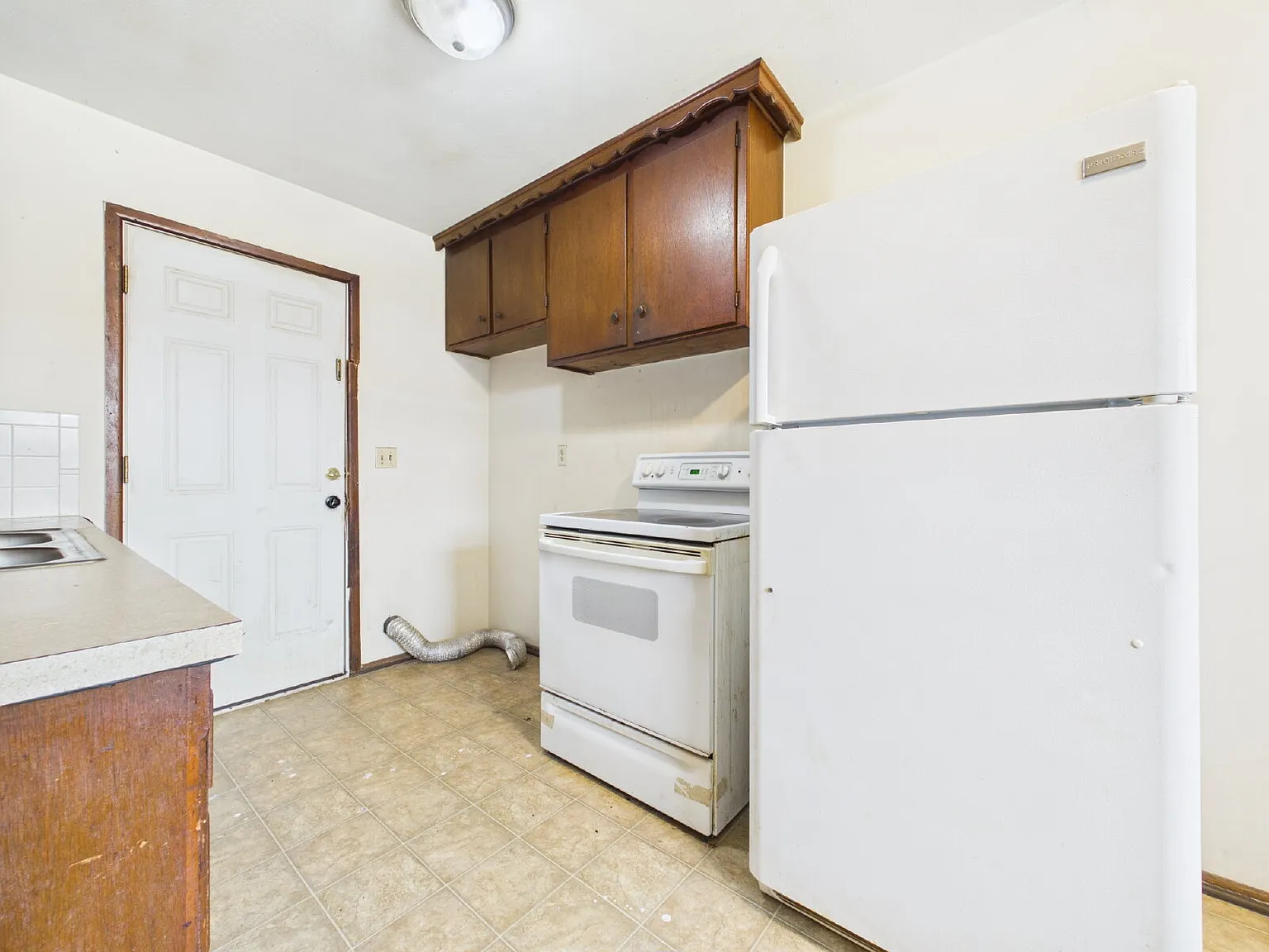 2 bed, 1.0 bath, $750 — Photo 4