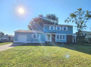 6 Montclair Dr, Delran, NJ 08075