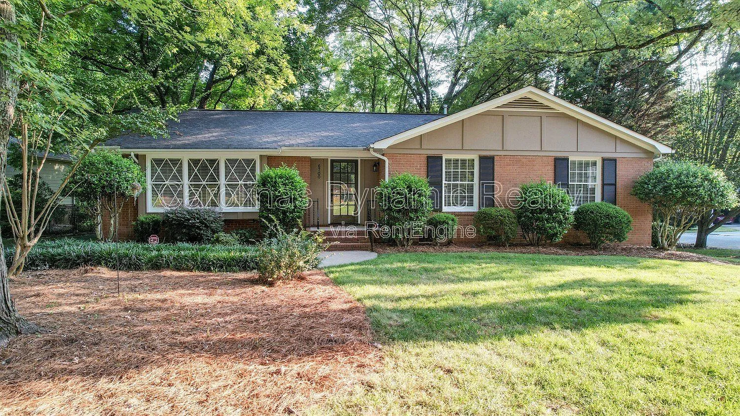 3 bed, 2.0 bath, 1604 sqft, $3,300 — Photo 1