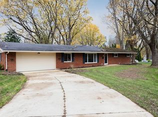 2054 Clear View Dr, Bellbrook, OH 45305