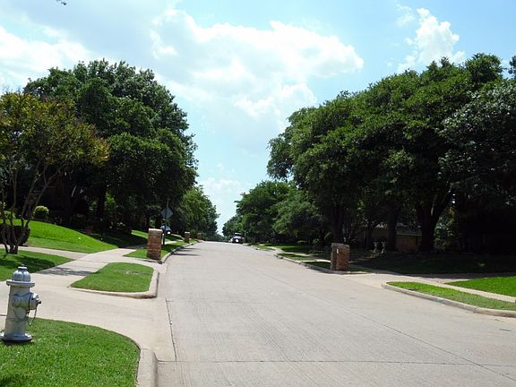 5th image of 3213 Melanie Ln