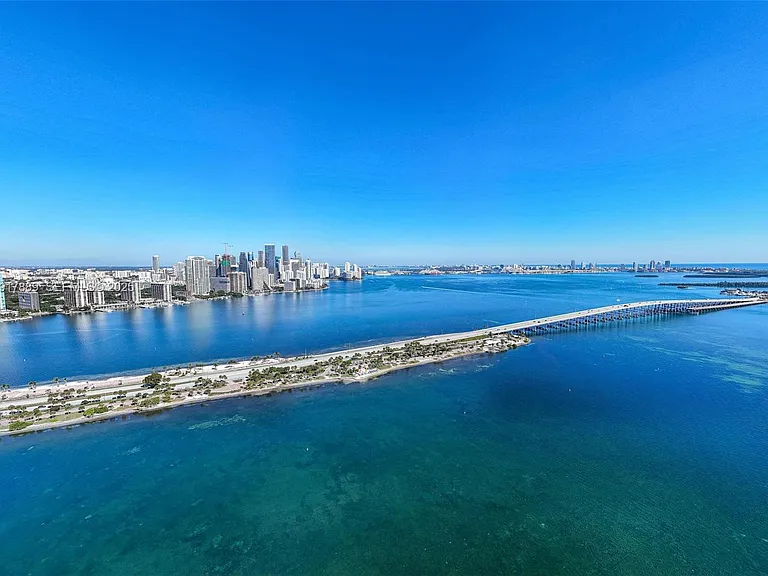 1541 Brickell Ave — Photo 8