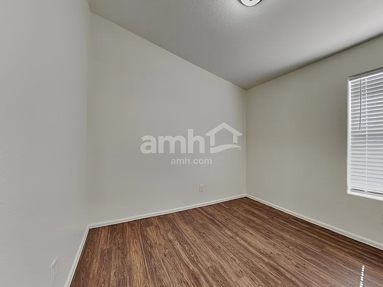10262 W Patrick Ln — Photo 16