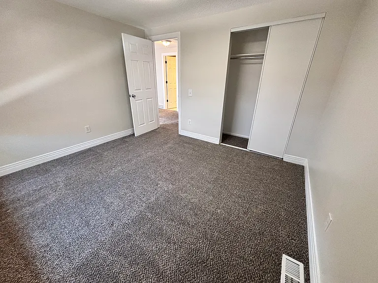 2052 S Helena St #E — Photo 17