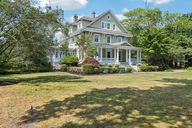 Thompson Ave-S1508-002.jpg