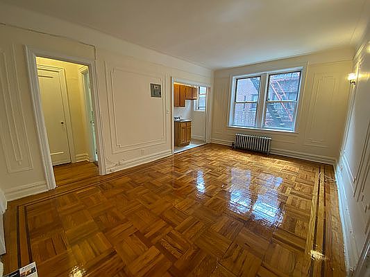 4th image of 4129 46th St APT 5r