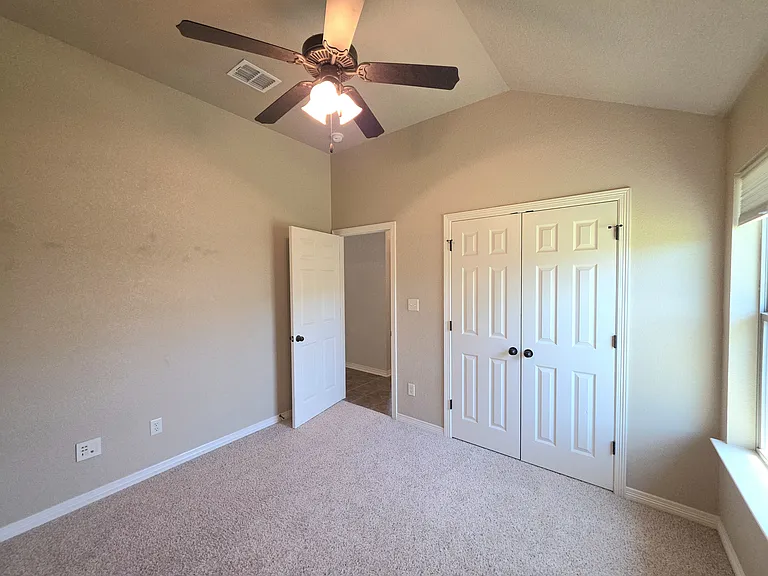 5020 Sean Patrick Gln — Photo 19
