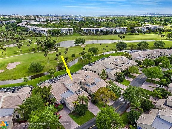 3rd image of 576 W Palm Aire Dr
