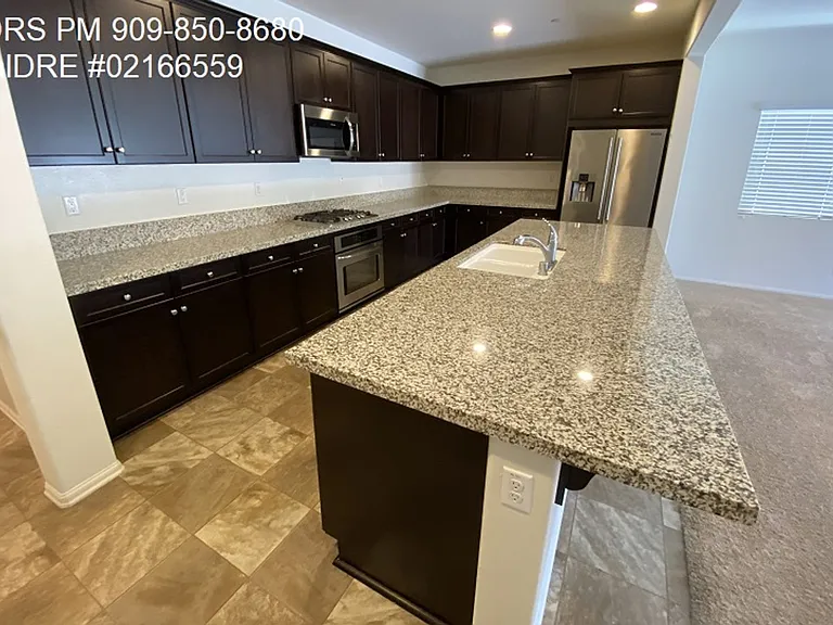 3253 Quarry Dr — Photo 3